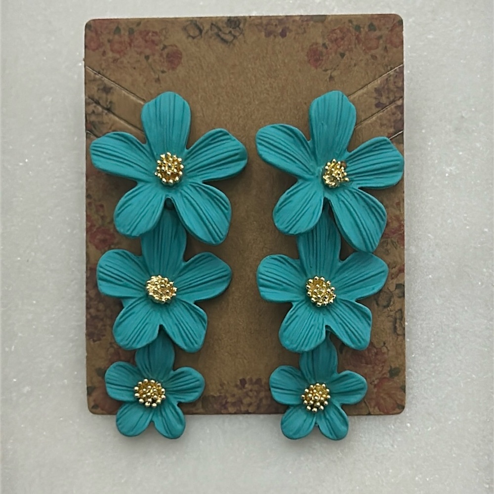 Vacation Vibes Earrings New